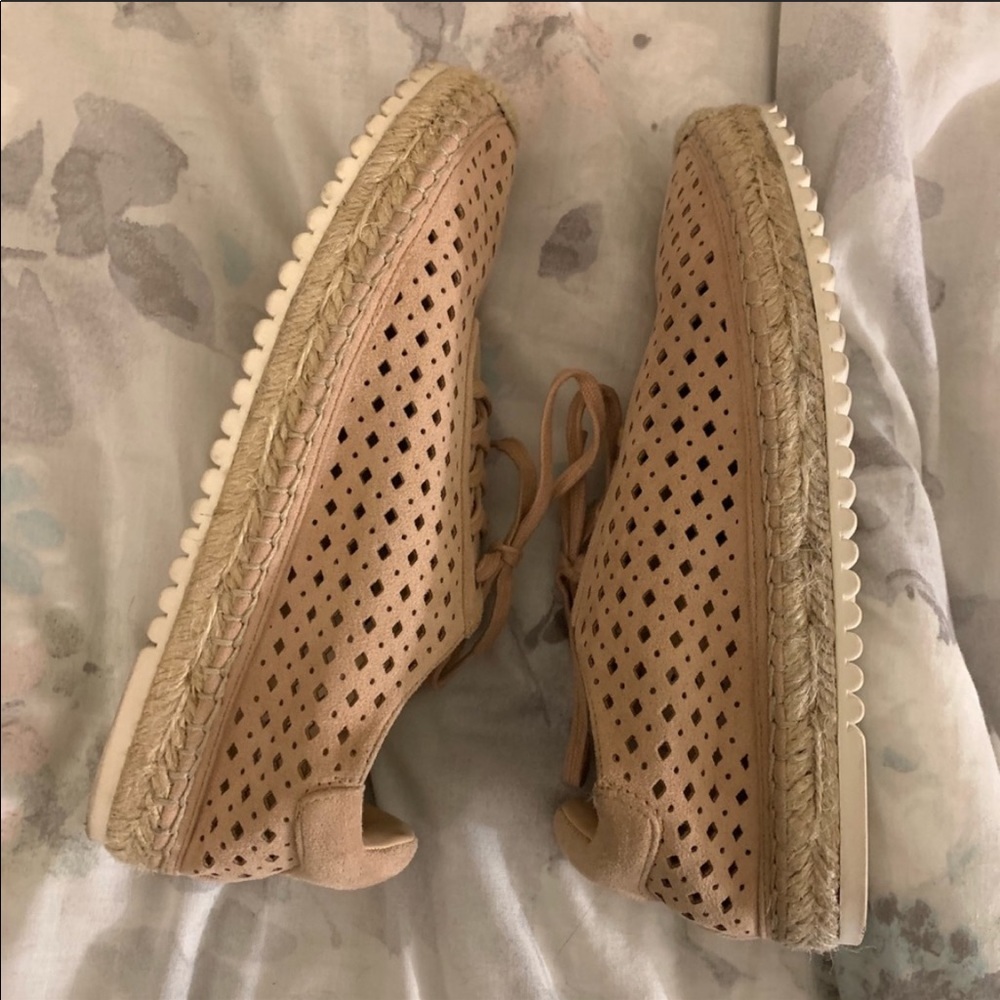 Marc Fisher size 6 fashion sneaker